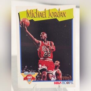 1991-92 NBA Hoops Michael Jordan #317 Milestones Chicago Bulls HOF